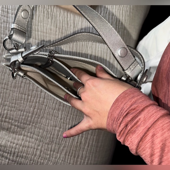 gucci blonde small tote bag. EXCELLENT NEW CONDITION. used once. - Picture 5 of 6